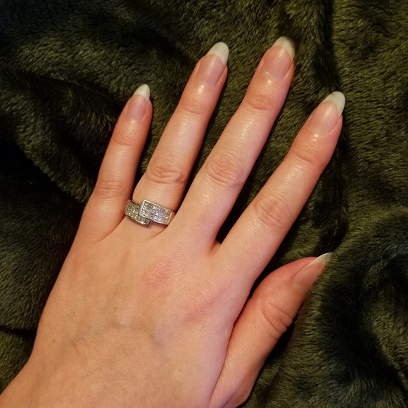 14K White Gold 3/4 Carat Diamond Ring - Picture 2 of 6